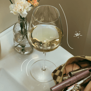 Do Trabalho à Festa: Como Transformar a Maquiagem do Dia a Dia em Minutos